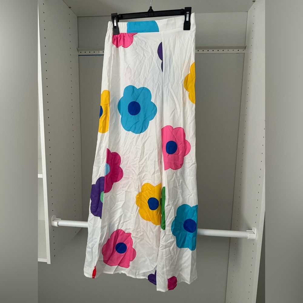Casual summer pant with flowers